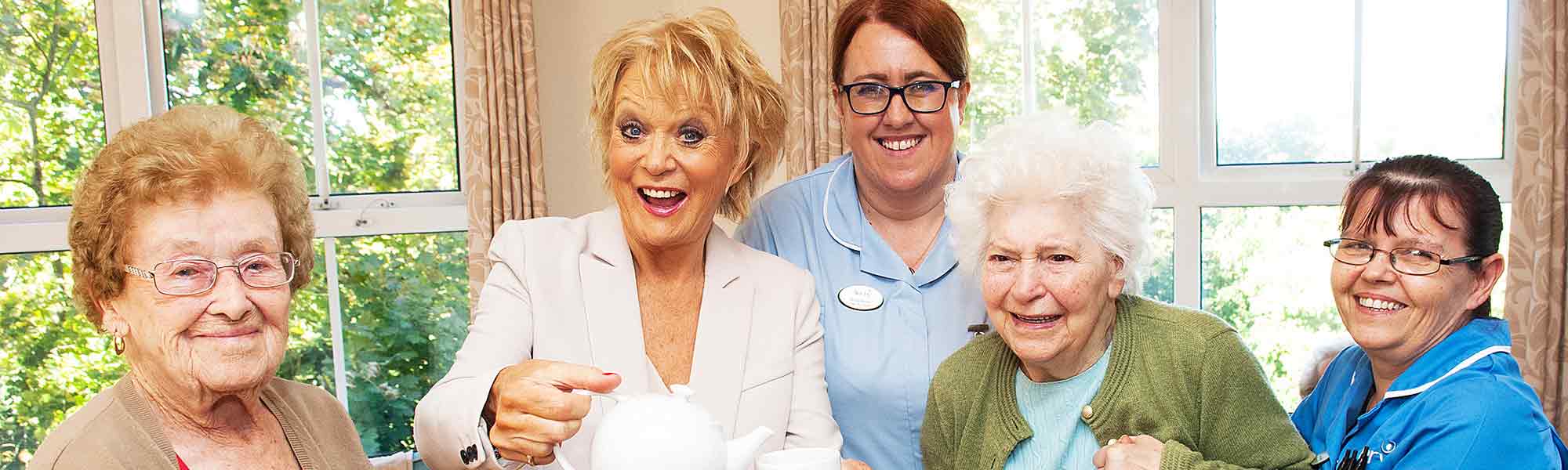 Sherrie-hewson-rowan-court-care-home-visit-Banner