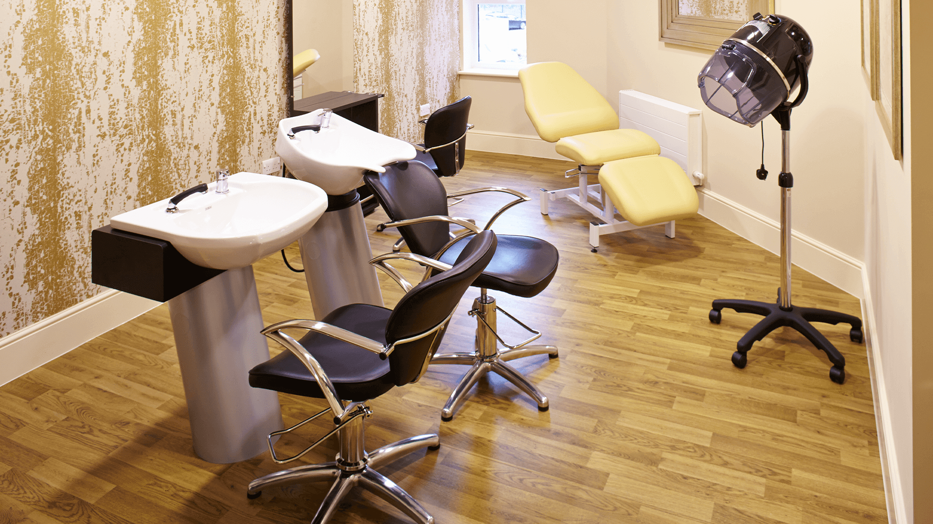 Alder House salon